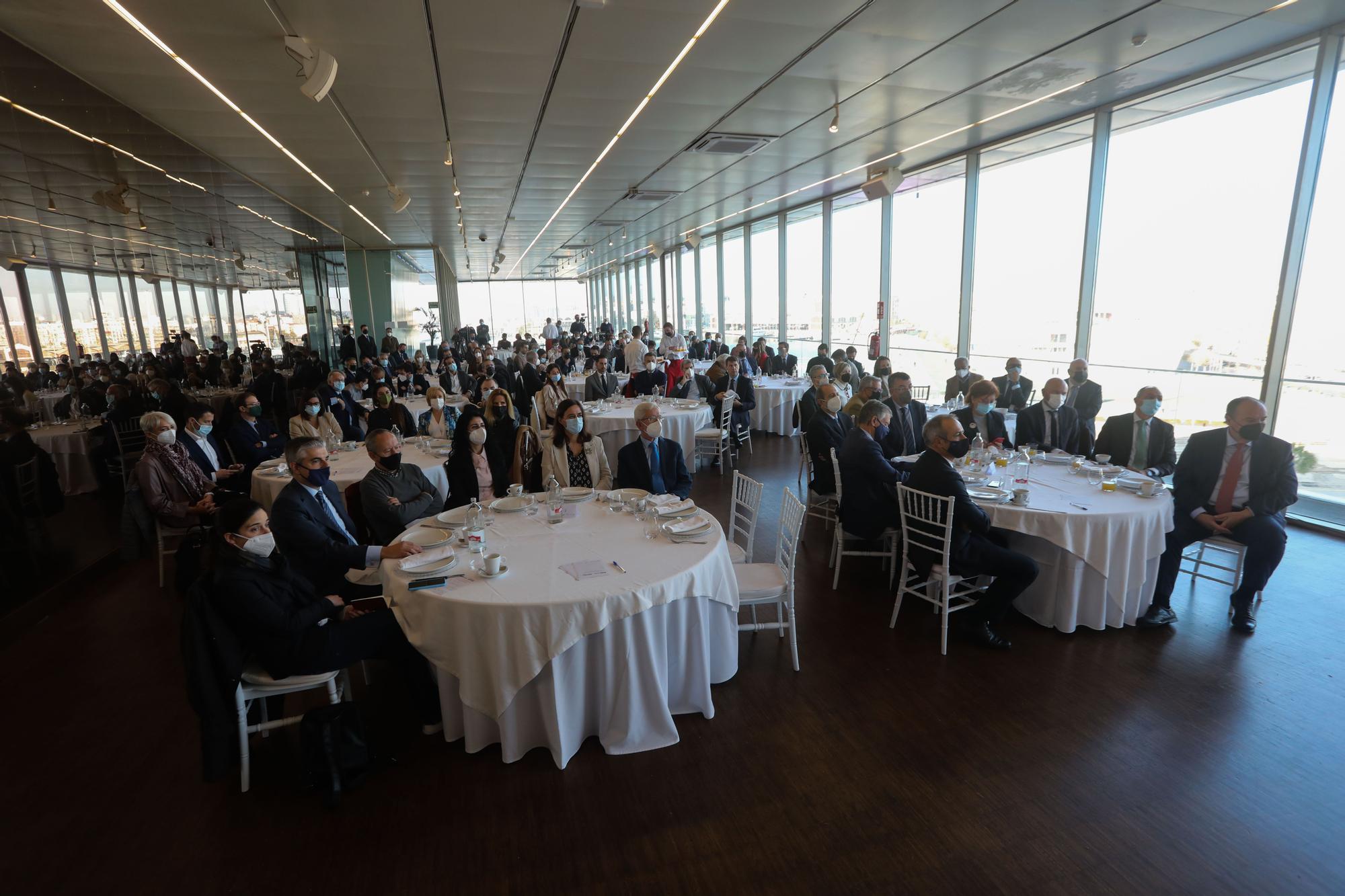 Foro con el president de la Generalitat Ximo Puig en Veles e Vents