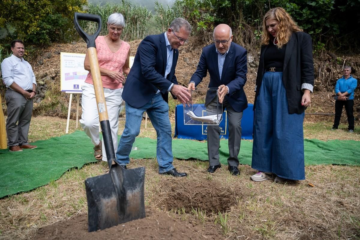 Colocación de la primera piedra de la ampliación de la Residencia de Mayores de Valleseco