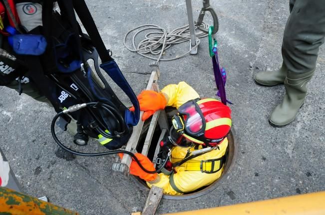 Efectivos de los Bomberos de Las Palmas de Gran ...