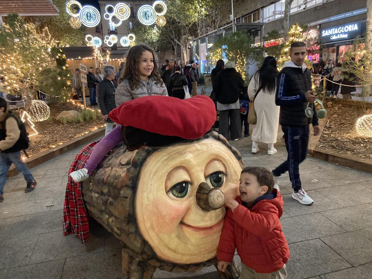 El gran Tió de Mataró está preparado para regalar a todos los niños estas fiestas.