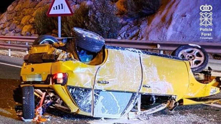 Vehículo de la joven siniestrada en la autovía del Pirineo (A-21).