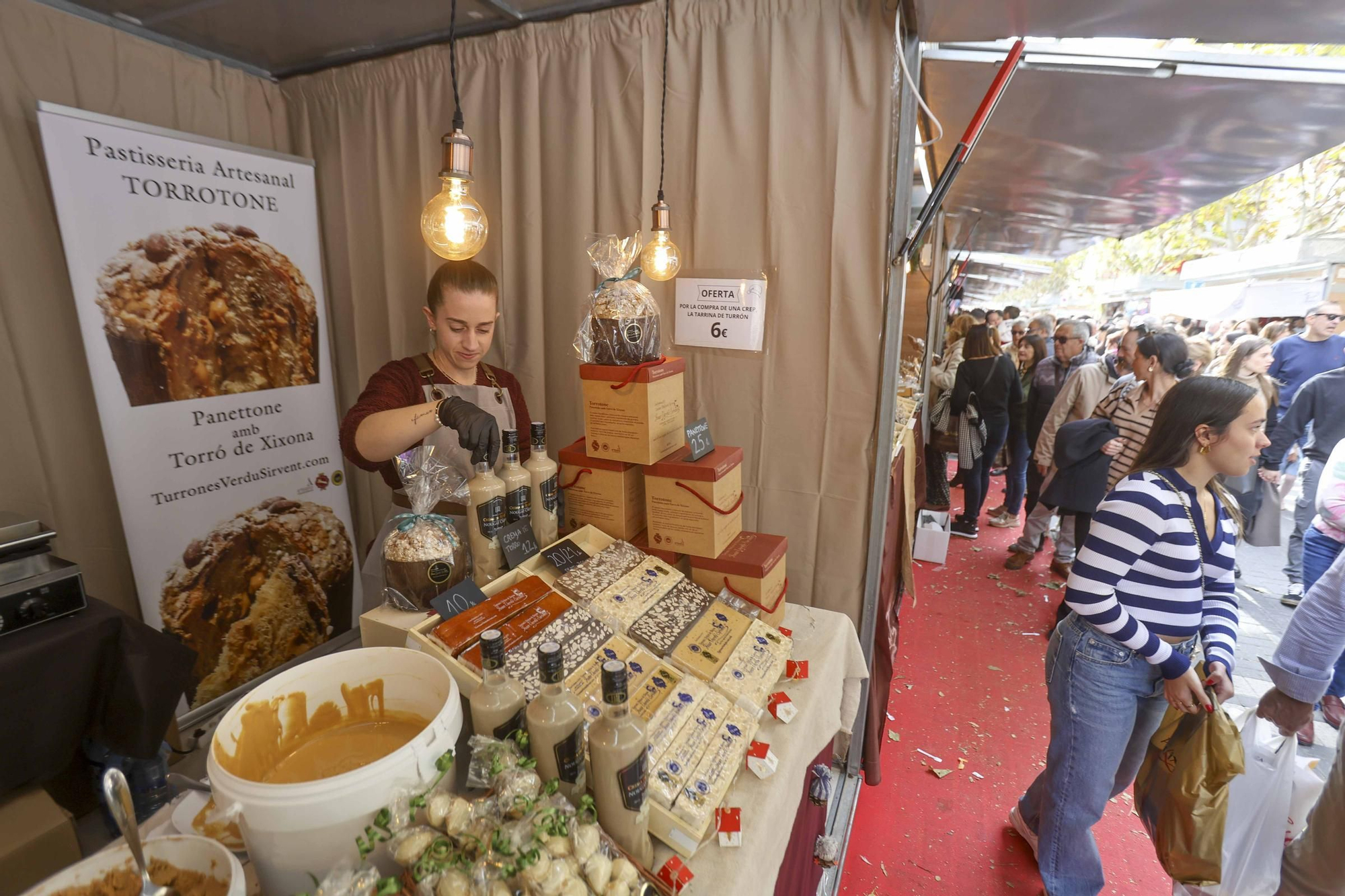 Gran afluencia en la Feria de la Navidad de Xixona
