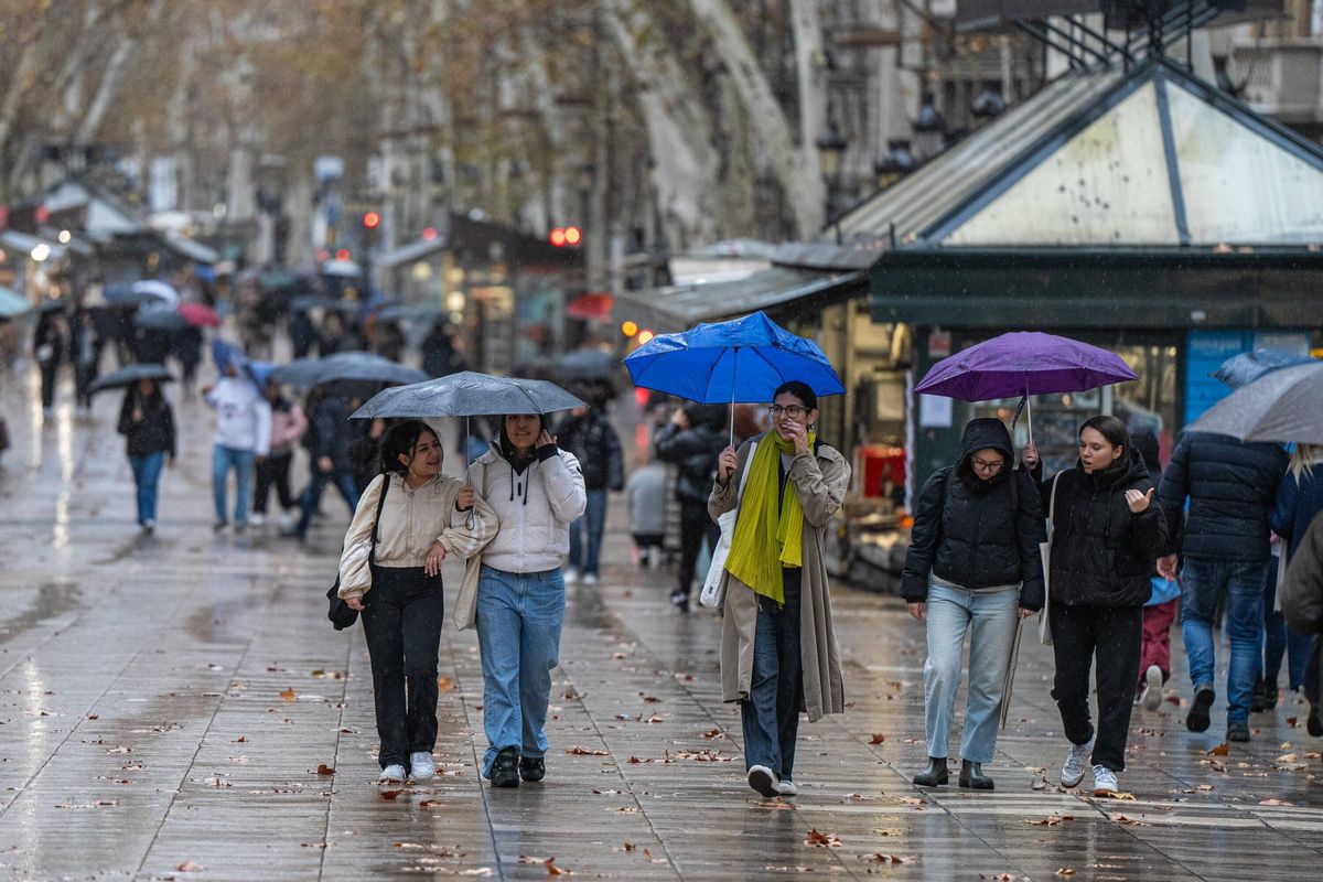 Protecció Civil estén l’avís davant les pluges torrencials previstes per a aquest diumenge a Catalunya Protecció Civil estén l’avís davant les pluges torrencials previstes per a aquest diumenge a Catalunya