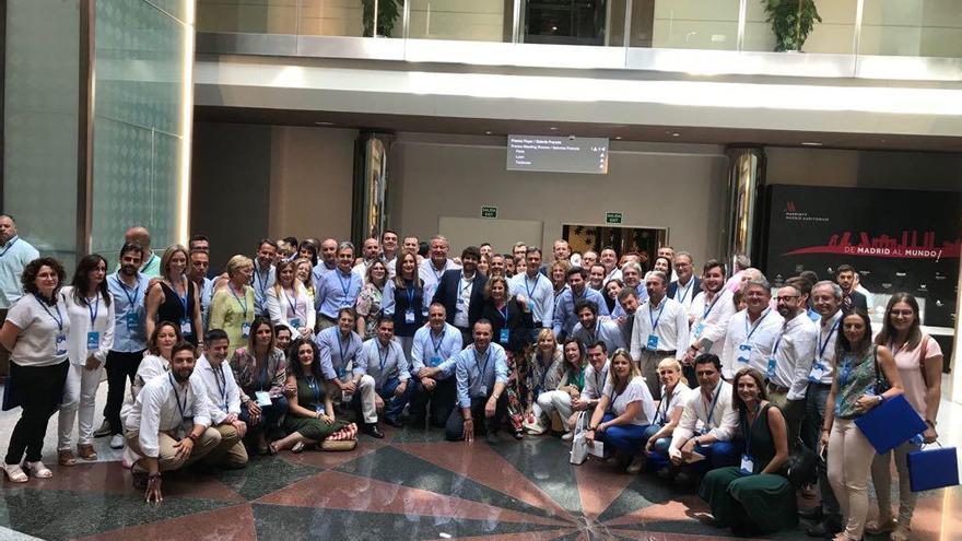 Miembros de la comitiva regional, con el presidente López Miras en el centro, durante la estancia en Madrid.