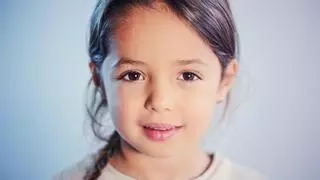 ¿Sabes cómo hablar con tu hijo sobre abusos en el colegio? 8 sencillas claves a seguir según los expertos