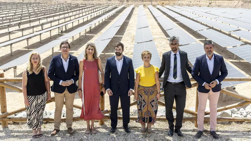 El Gobierno apuesta por las renovables para combatir los apagones y pone a Enercoop de ejemplo