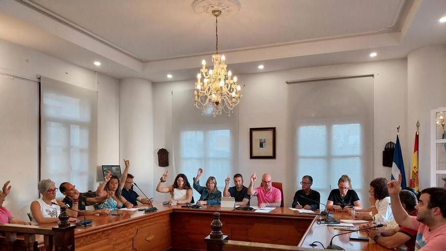 El pleno de Bueu desestima los recursos a la RPT y aprueba su primer reglamento de productividades, horas extra y gratificaciones