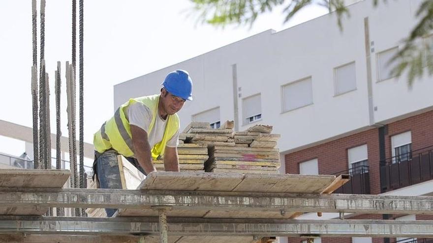 El sueldo de 15.000 albañiles sube el 1,9% en Córdoba