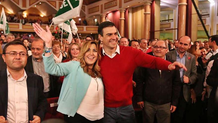 Susana Díaz y Pedro Sánchez en un mitin celebrado en Torremolinos.