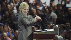  Hillary Clinton celebra su victoria en las primarias de Pensilvania.