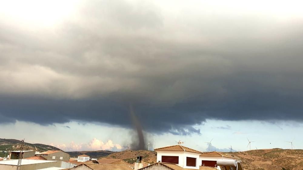 Un tornado atraviesa Campillos