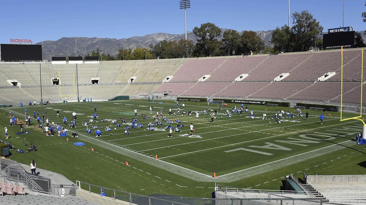 Entrenamiento de los Rams en el estadio Rose Bowl de Pasadena (Los Ángeles).
