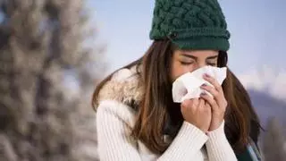 La gripe baja tras dos picos y registra una fuerte caída de casos graves y hospitalizaciones