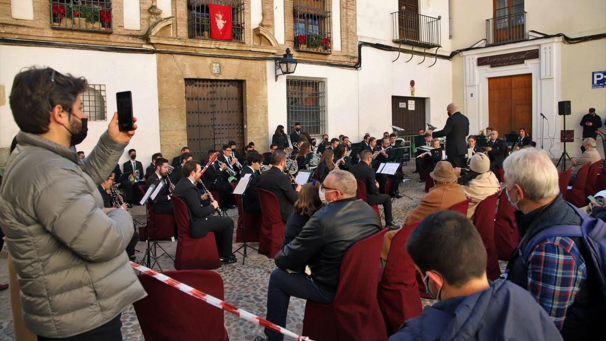La banda de la Esperanza ofrece un concierto en la plaza de Maimónides.