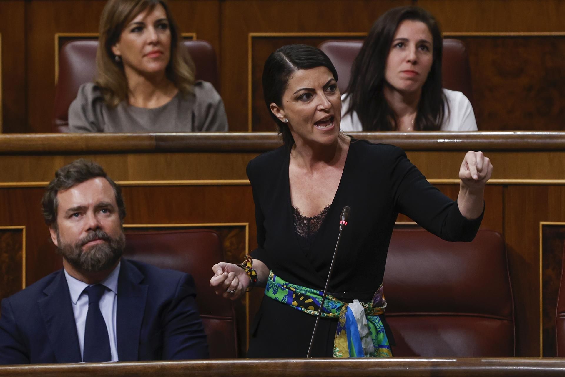 Macarena Olona en sesión parlamentaria.