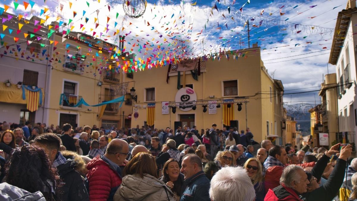 La plaza de Relleu se llenará de ambiente desde primera hora de la mañana.