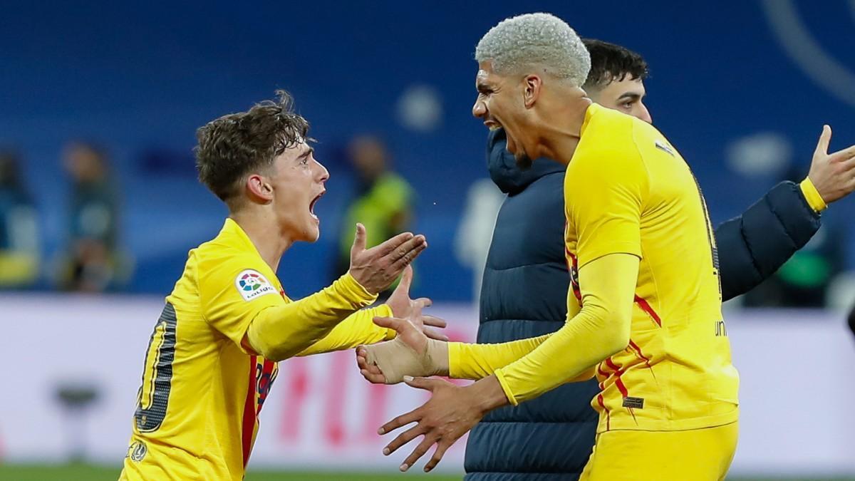 Araujo y Gavi, con la camiseta de la senyera