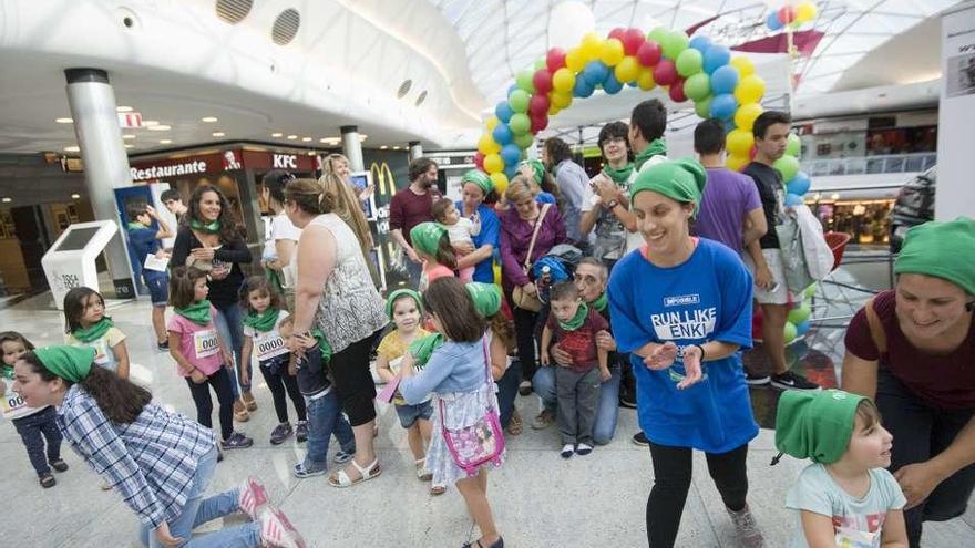 Escondite gigante solidario en las instalaciones de Marineda City