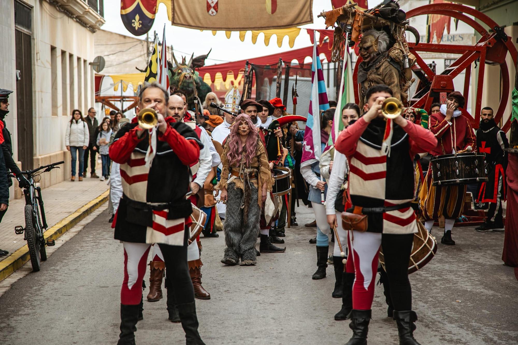 Uno de los numerosos desfiles históricos que tienen lugar estos días en Llombai con motivo de uno de sus eventos más famosos a nivel de toda la provincia de Valencia.