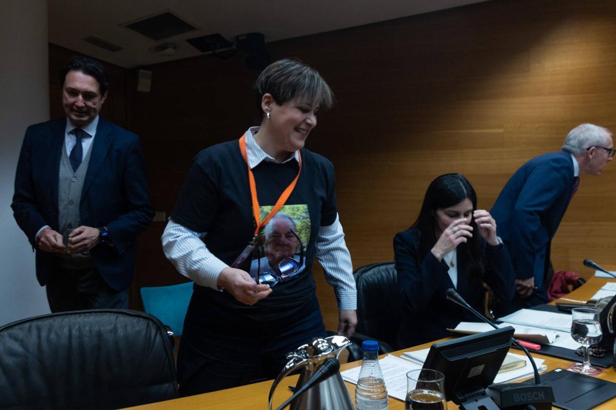 Sonia Fuster, coordinadora de SOS Desaparecidos, comparece en la comisión de investigación de la dana en las Corts, este lunes.