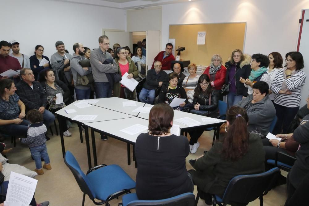 Los padres de Cangas, en pie de guerra por la falta de pediatras