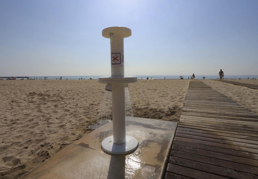 Aumentan las críticas por el estado de la playa del Port de Sagunt