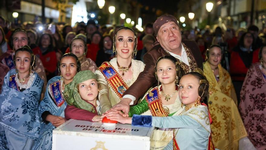 Malvarrosa celebra su tercer premio con la inauguración de sus luces