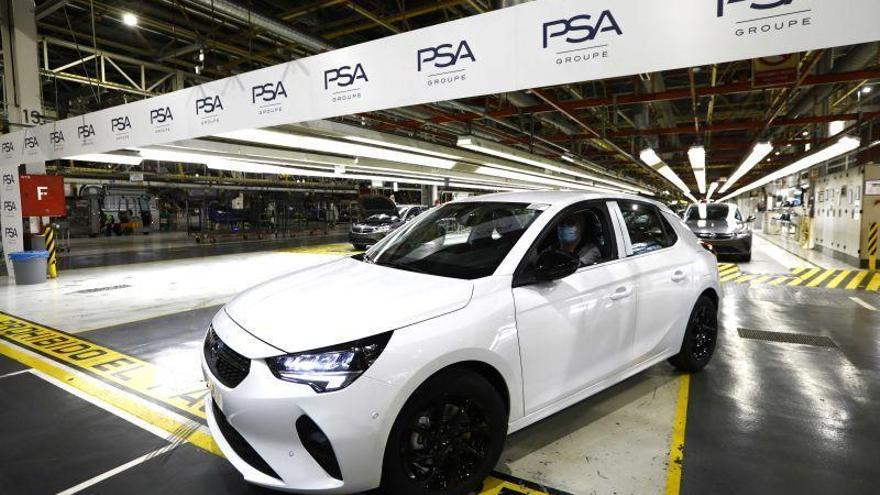 Los primeros Opel Corsa salen de la planta de Zaragoza tras reanudar la actividad