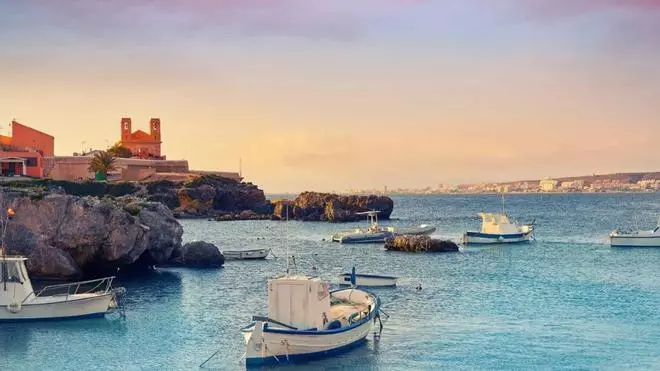 La diminuta isla del Mediterráneo que no está en Baleares y donde veranea Lola Lolita