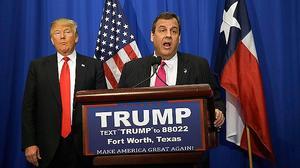 Chris Christie, gobernador de Nueva Jersey, da su apoyo a Donald Trump.