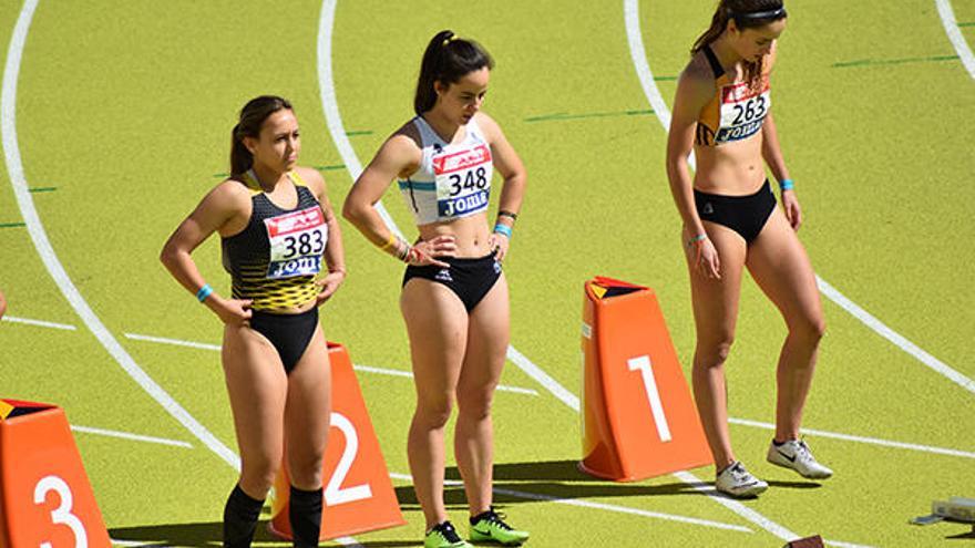 Cristina Garrido, en el centro. // SG