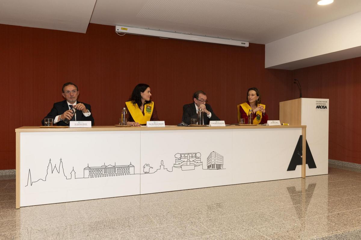 Autoridades que presidieron el Acto de Clausura del curso en el Colegio Mayor Arosa.