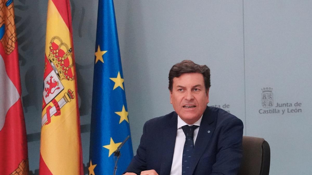 Carlos Fernández Carriedo, consejero de Economía y Hacienda, en rueda de prensa.