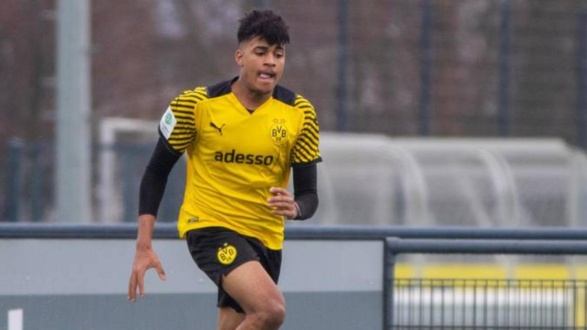 Almugera Kabar, juvenil del Borussia Dortmund