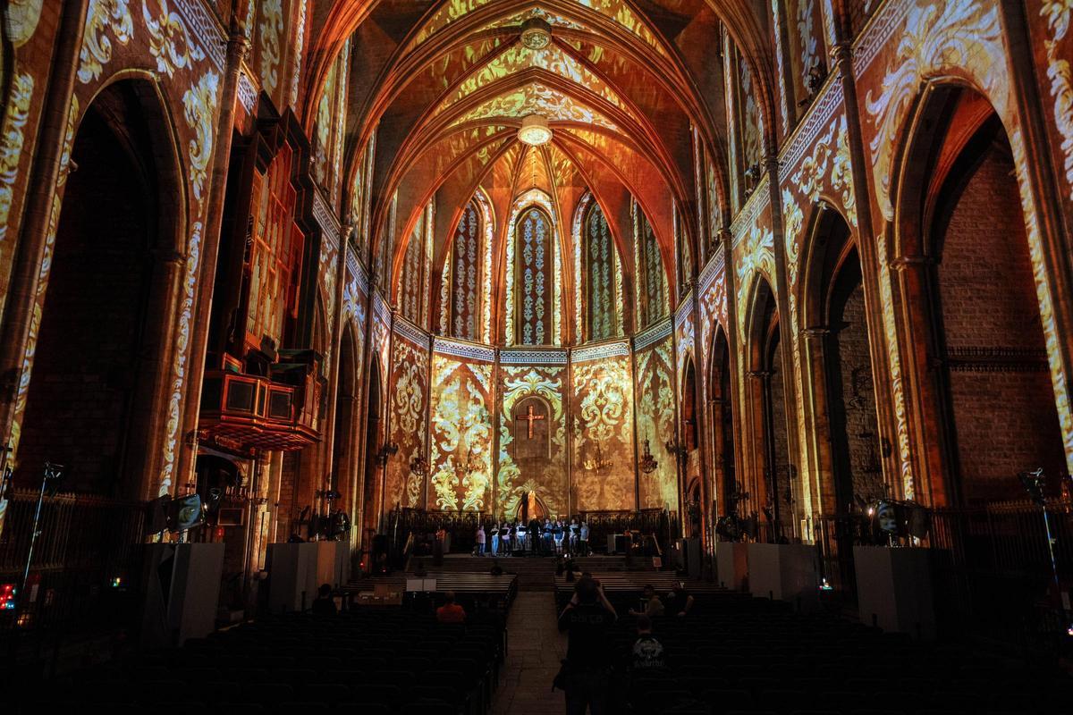 ‘LUMINISCENCE’, un espectáculo inmersivo de luz y música en Santa Maria del Pi
