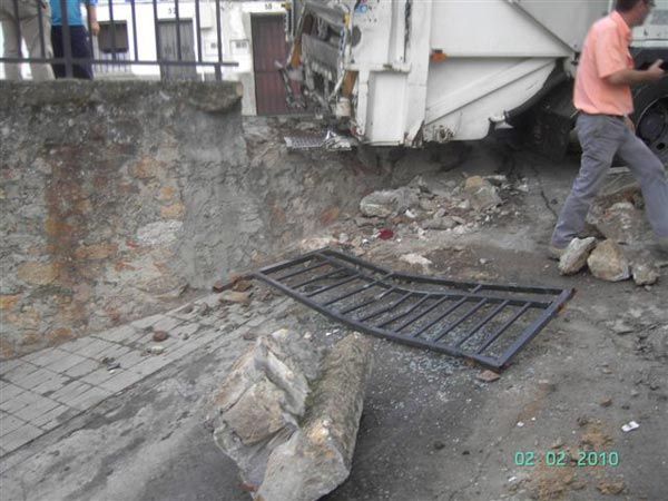 Accidente de un camión de recogida de basura de Plasencia