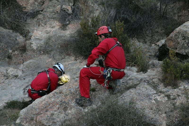 Bomberos de Madrid vuelven a la sima de la falla de Alhama