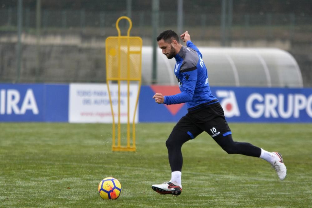 Los jugadores de campo que fueron titulares en el Camp Nou se retiraron a los vestuarios antes que el resto.