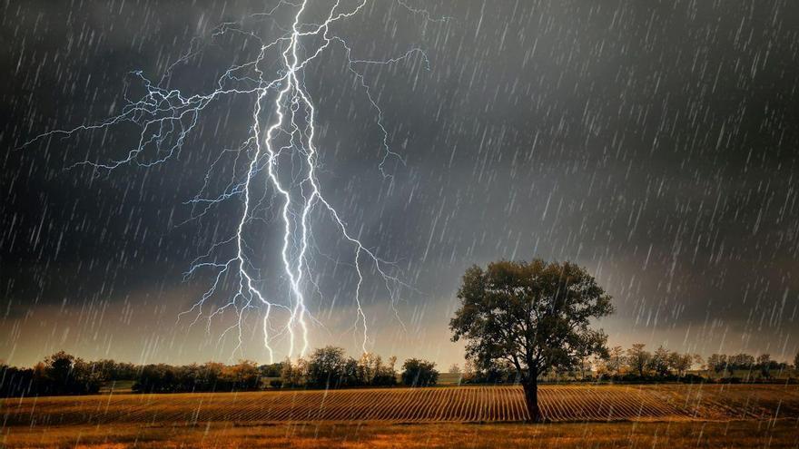 Los cables de fibra óptica enterrados miden terremotos: una tormenta en el cielo puede ayudarnos a ver bajo tierra