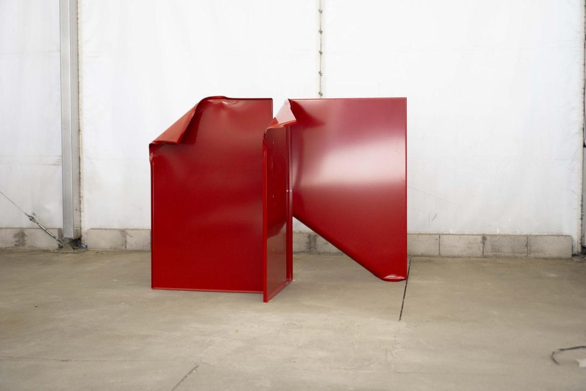 'Clivia Rojo Carmín', una de las tres esculturas de Munárriz.