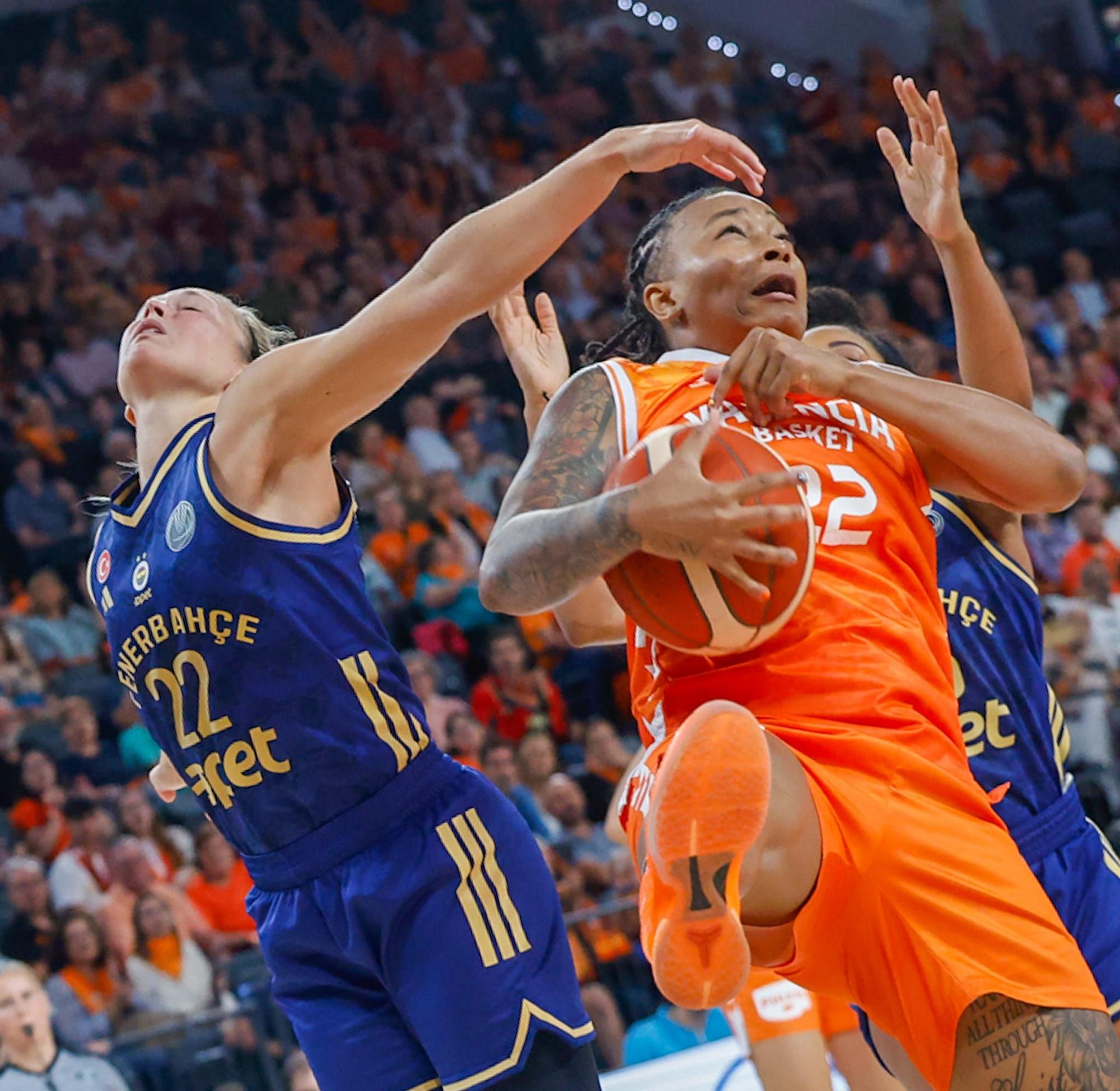 Todas las fotos del Valencia Basket contra el Fenerbahce de Euroliga femenina