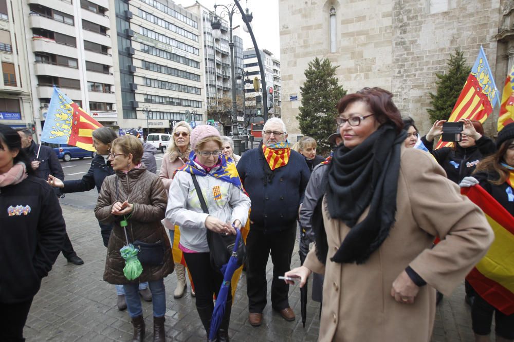 Concentración de entidades derechistas en València