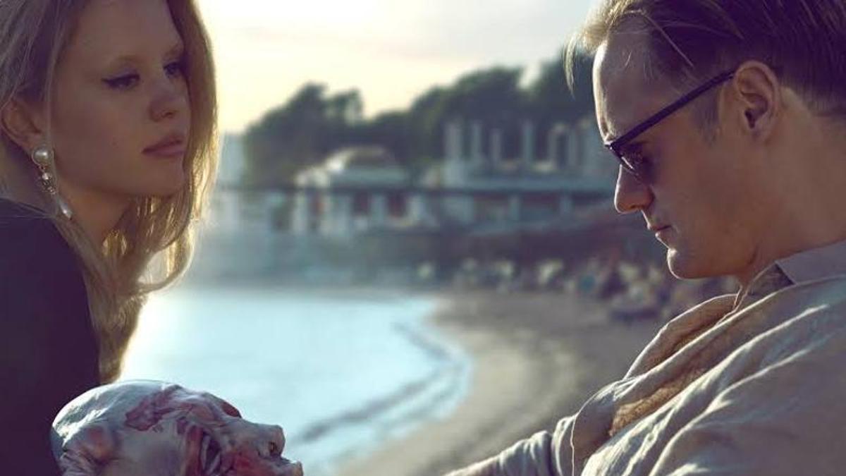 Los protagonistas de "Infinity pool".