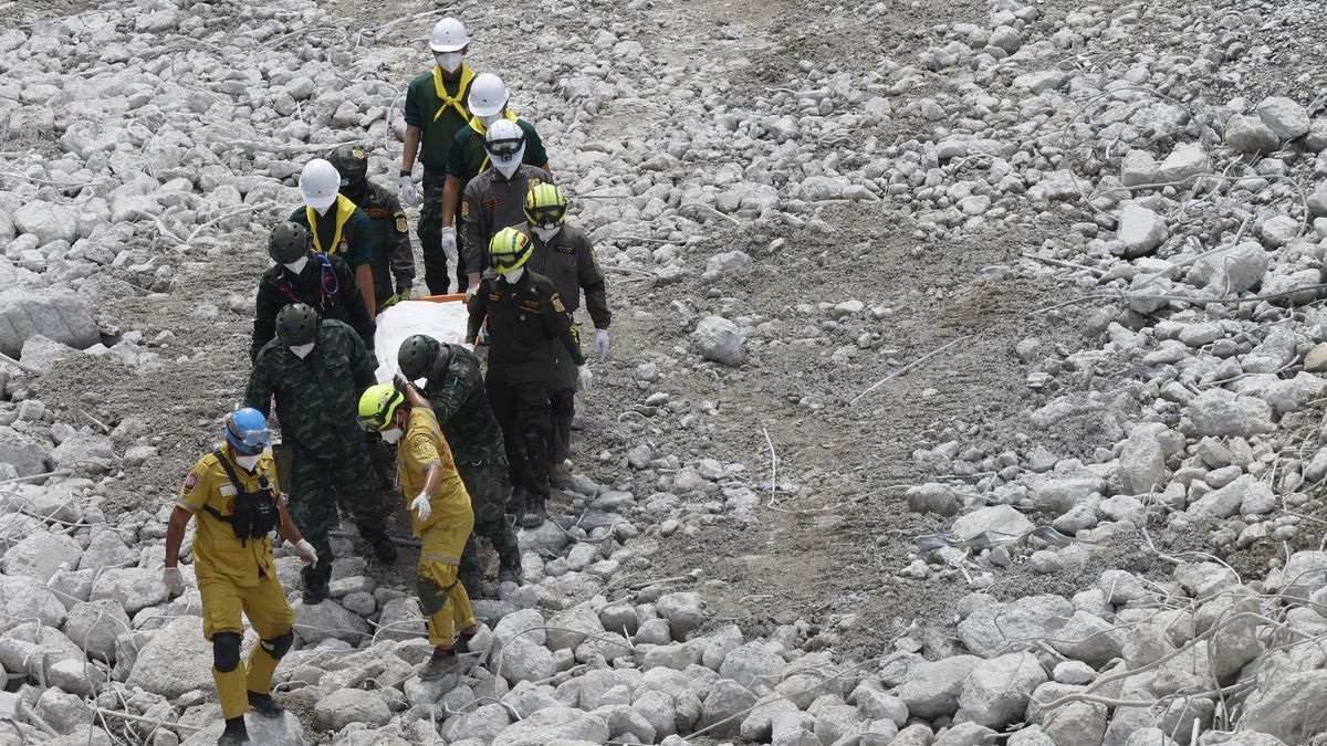 Equipos de rescate hallan 32 cadáveres en la torre derrumbada en Bangkok por el terremoto