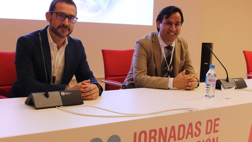 José Bellver, junto a Claudio Álvarez, durante su ponencia.