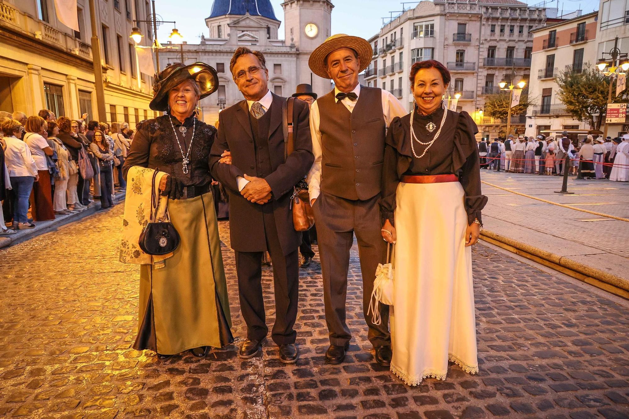 Inicio de la Feria Modernista de Alcoy 2025
