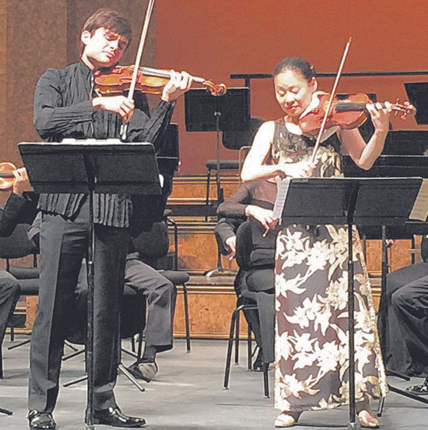 Fullana, durante un concierto con Midori, otra ilustre del violín.