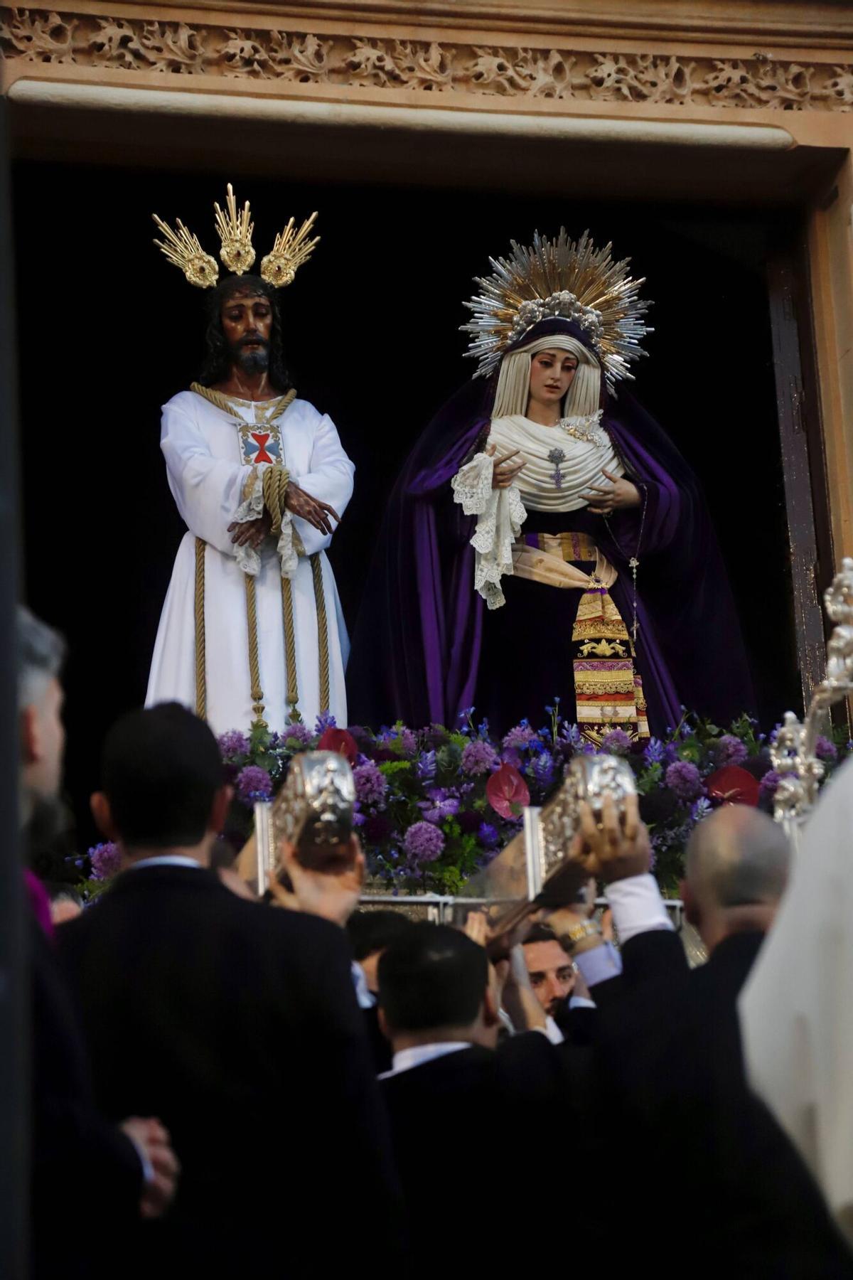 Las imágenes del Cautivo y María de la O, durante la Misa del Alba
