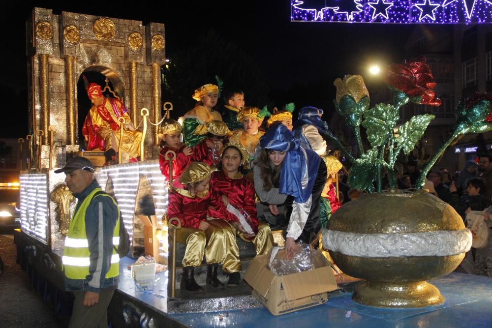 La cabalgata de los Reyes Magos en Cangas // Santos Álvarez