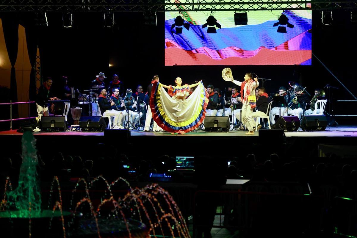 Actuación de la banda de Cali (Colombia).